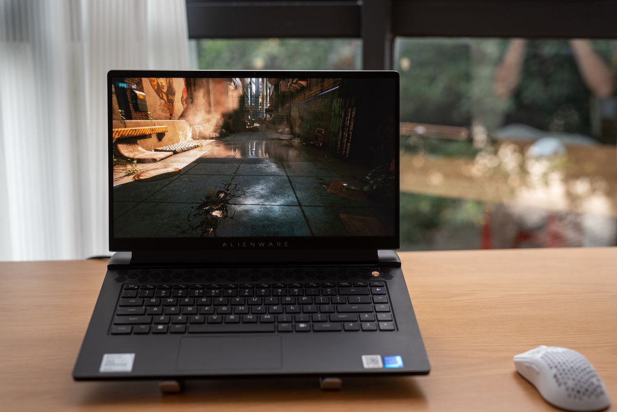 alienwarem15r7笔记本,男人的快乐就这么简单老外