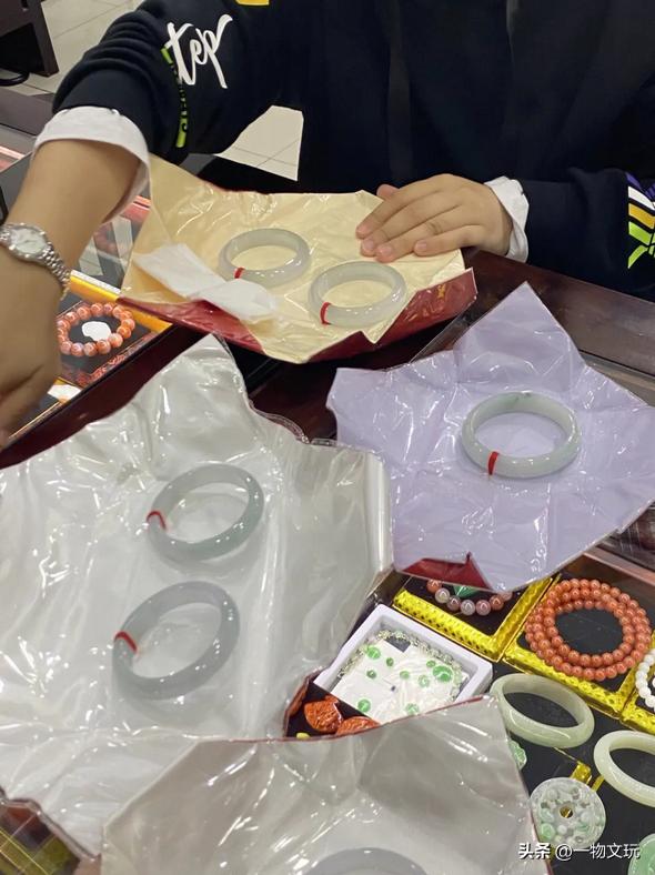 24小时直播卖玉,直播间买玉大揭秘