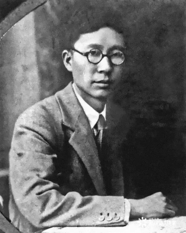 小板凳坐好，一起来听山大人的读书故事