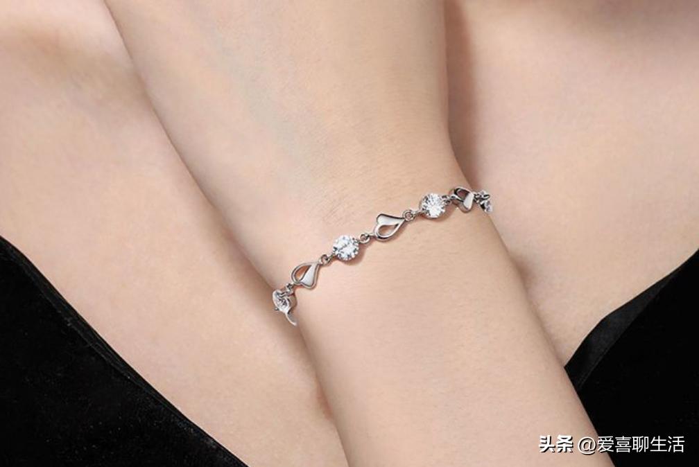 特殊的情人节花束这样送才是真爱,情人节实用礼物花