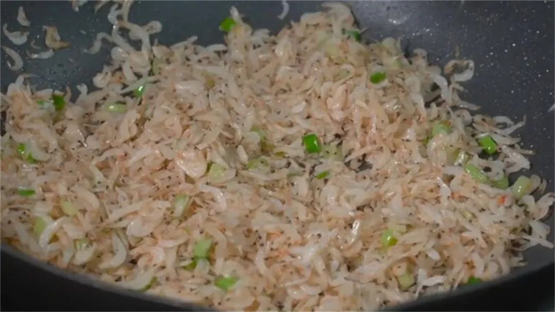 饮食当中哪种食物含钙最高,补钙必备这些食材含钙量最高