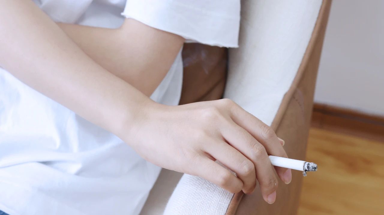 为什么有的人抽烟也能活很久,为什么有的人吸烟一辈子很长寿