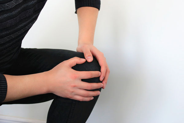 半月板撕裂疼痛怎么缓解,半月板三度撕裂怎么缓解疼痛