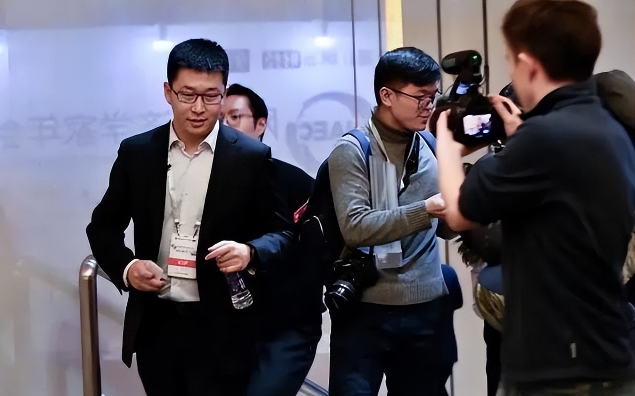 他18岁考入哈佛56岁创业,浙江富二代创业共享单车败光家产