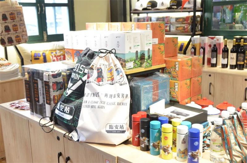 坐玉溪火车可以带吃的吗,红河一日游有哪些地方可以玩