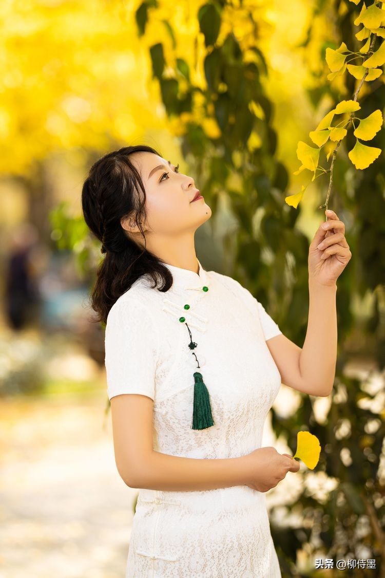 摆脱拍照尴尬六招万能拍照姿势,拍照不要用剪刀手姿势