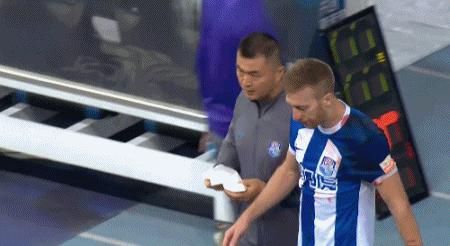 山东泰山崔康熙赛后,山东鲁能泰山崔康熙赛后