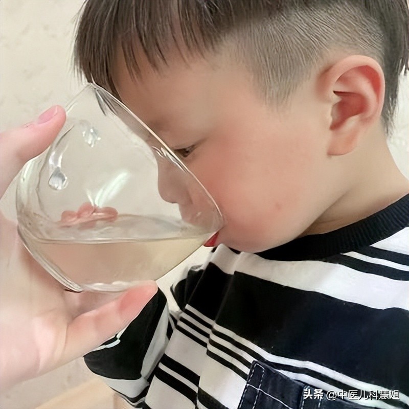 孩子肚子凉吃什么饭好,小孩肚子疼吃什么养胃