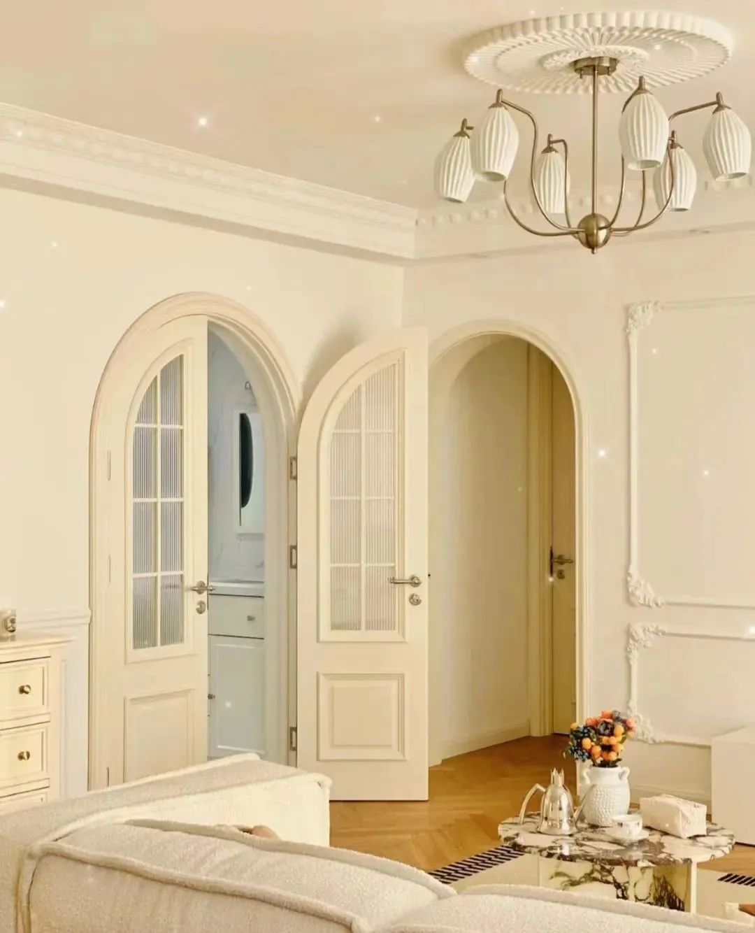 天花板吊顶优缺点,天花吊顶哪一种最实用