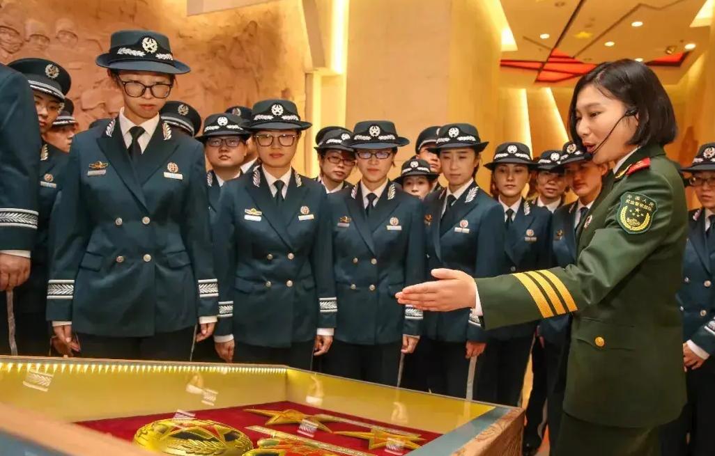 军队文职的技术岗招聘条件低,军队文职招聘是否要求条件很高