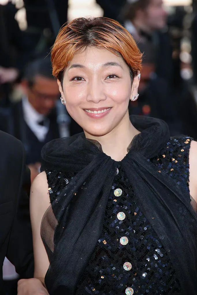 戛纳红毯范冰冰艳压群芳,范冰冰再次惊艳戛纳红毯