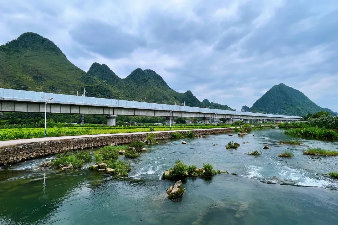 贵南高铁开通贵阳到广州,贵南高铁开通后南宁到重庆要多久