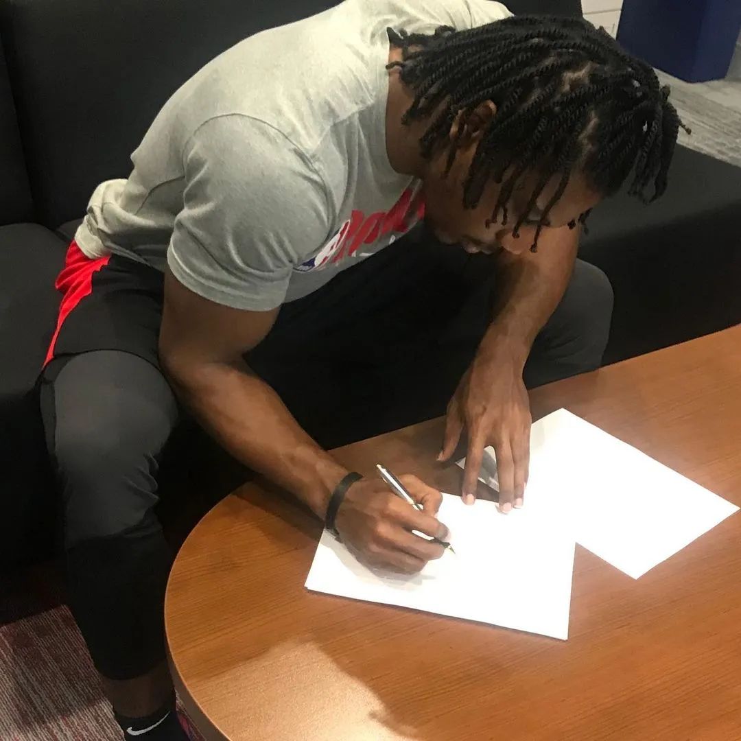 成功晋级4强怒砍36分,首发出场24分钟4中1怒砍2分