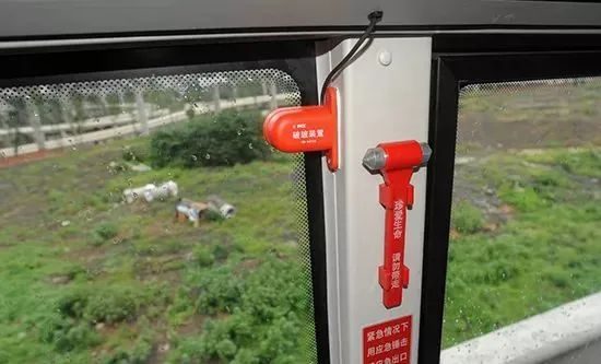 车辆侧翻怎么自救,车辆侧翻方向盘失控原因