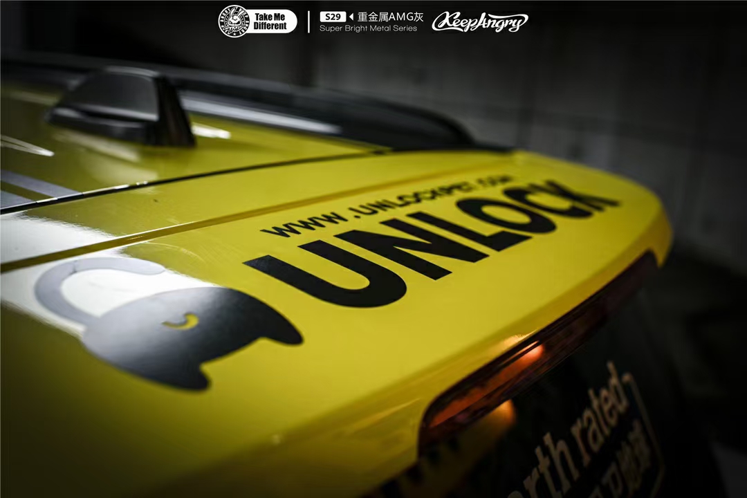 吉普大指挥官香槟银,吉普大指挥官改色膜龙血红