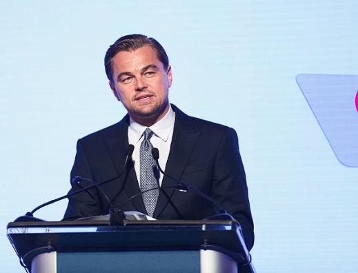 为什么明星脸上就没有胡子啊,为什么明星的脸上一点胡子也没有