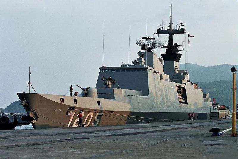 台湾海军军舰生锈视频,台湾锈迹斑斑的护卫舰