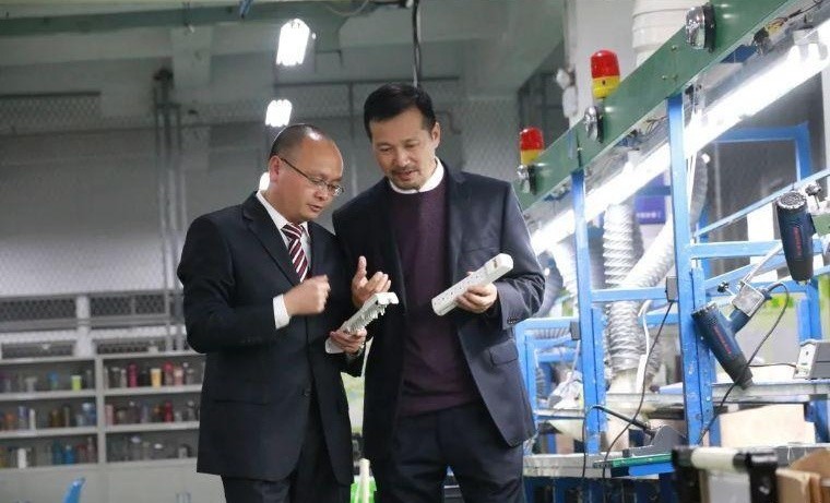 插座一哥现在怎么样了,插座一哥