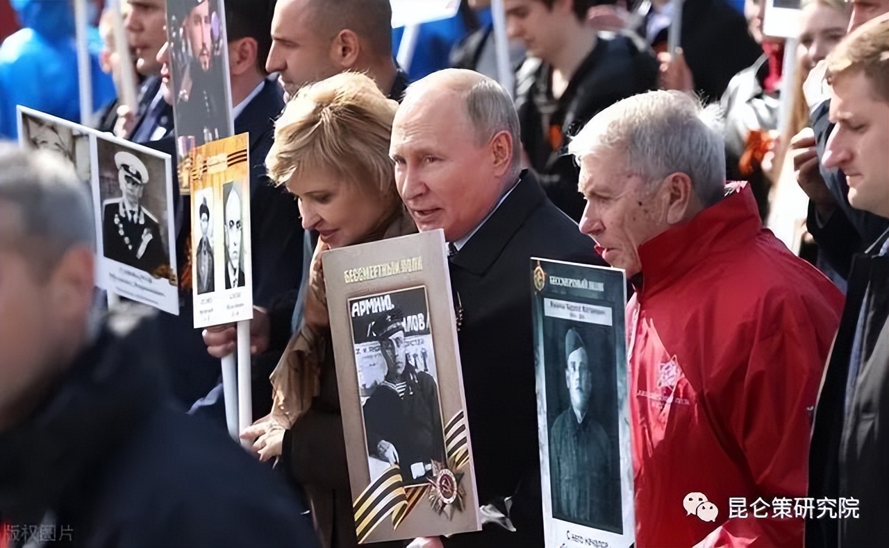 王忠新：“红场阅兵”飞扬红色主旋，资本主义俄国擦亮光荣历史