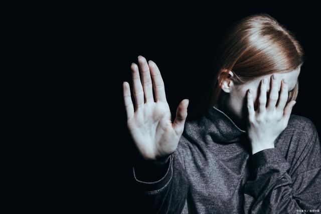 抑郁障碍与精分的区别,长期抑郁会不会导致睡眠质量差