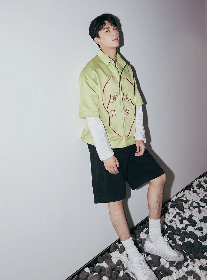 男生推荐短袖短裤穿搭方案,夏日短裤男生穿搭视频