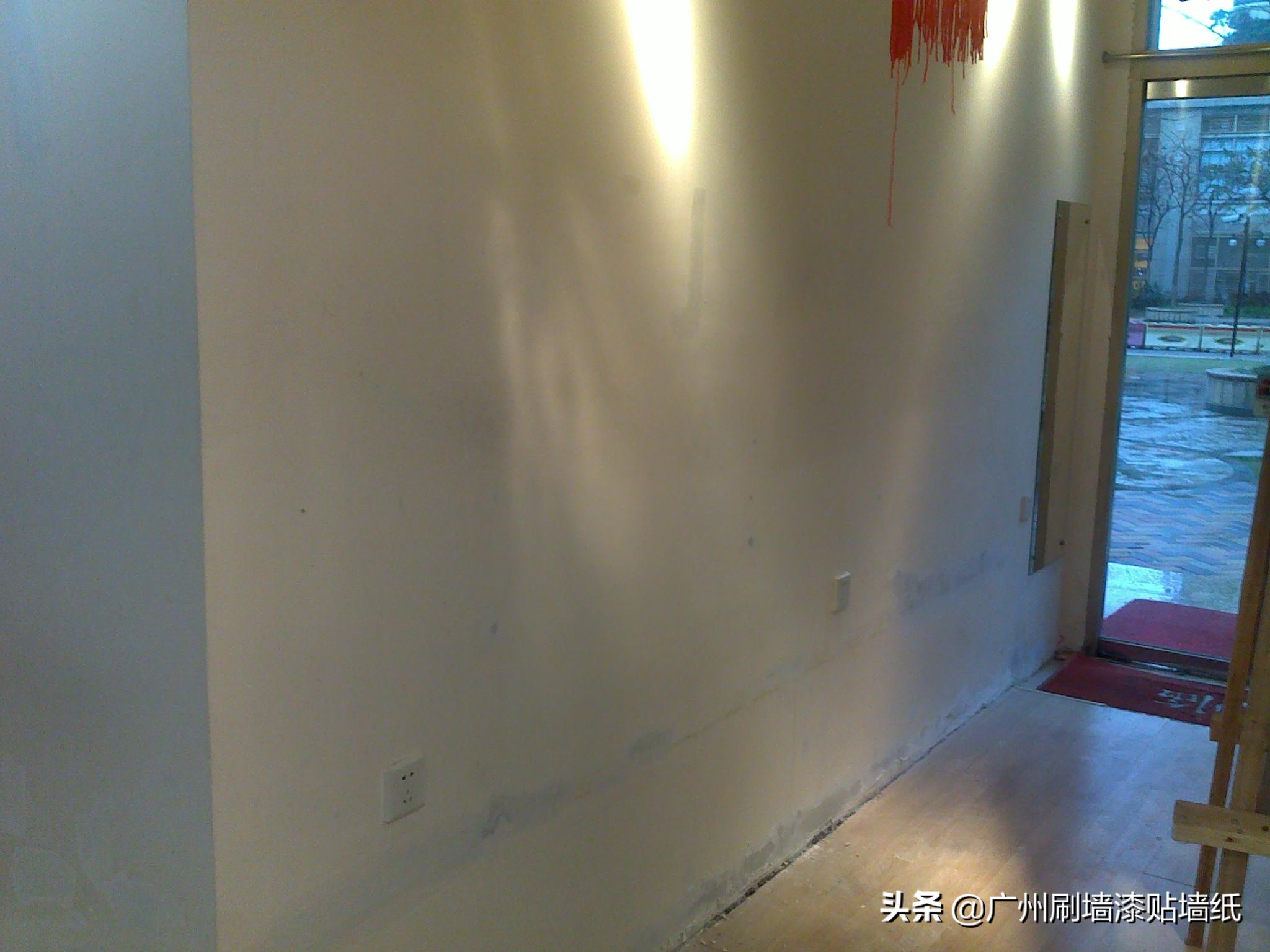 刚刷三年的墙面需要怎么翻新,翻新墙面自己刷漆的方法和技巧