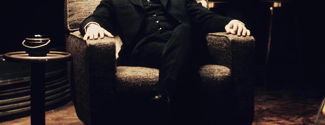 为什么跷二郎腿会疼,吃饭喜欢跷二郎腿是怎么回事