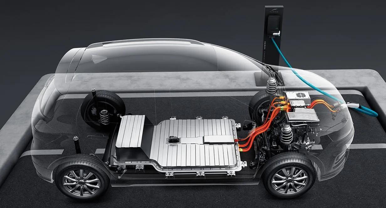 日本电车续航超5000公里,充一次电能跑500km的电车