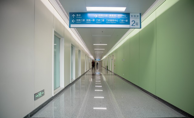 我走在前头，你们可咋办？70岁老人对95岁脑梗母亲和婆婆无奈哭诉