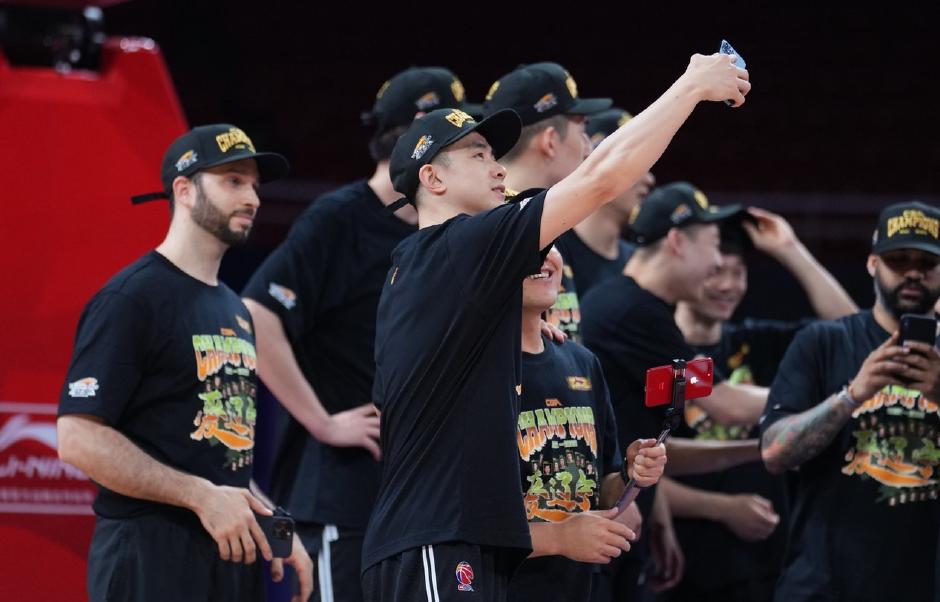 关于辽宁男篮周琦签约的最新消息,辽宁男篮续约哈德森最新消息