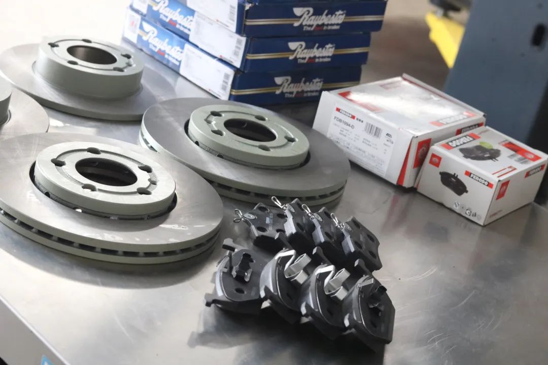 老款大众polo拆解内饰全过程,旧polo翻新视频