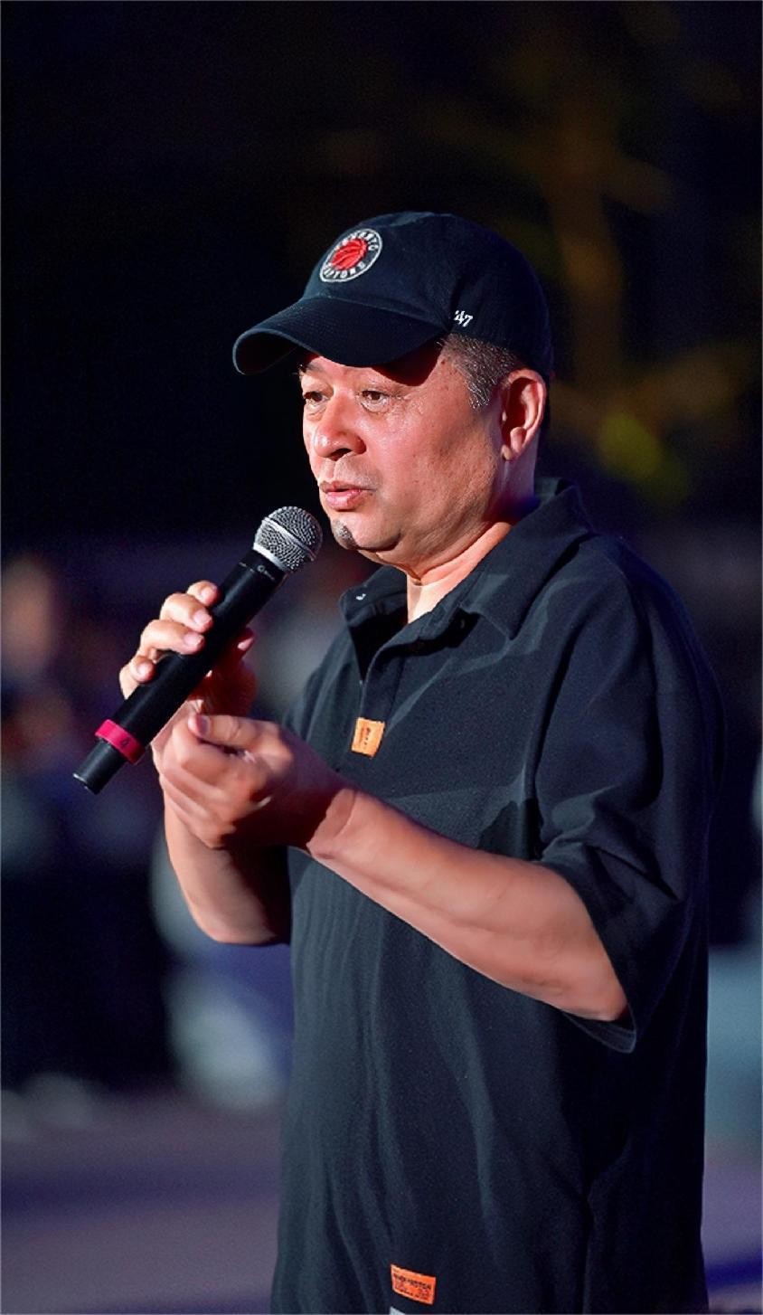 64岁毕福剑定居农村，退圈8年后，他的结局让很多人失望了