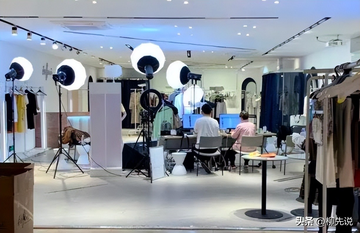 2022服饰行业“大赢家”:赢了蕉内、UR,再次摘得双11冠军头衔