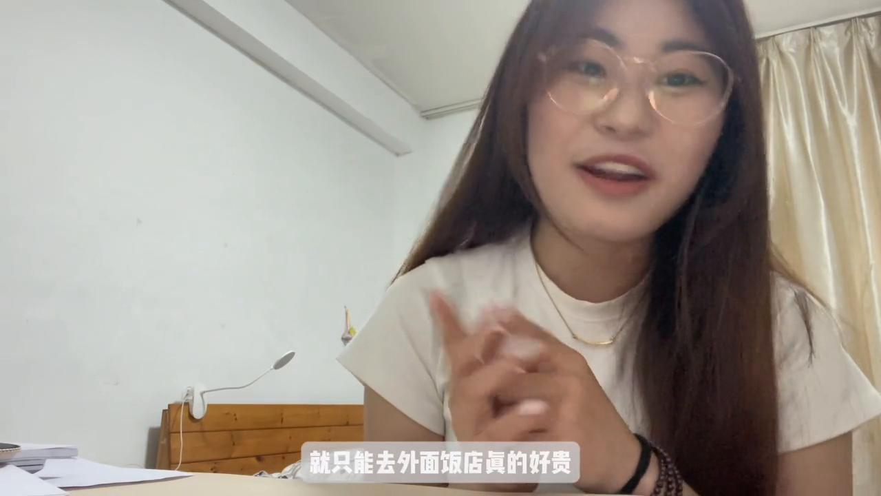 想打舌钉好久了一直在纠结,舌钉打了几天想摘了