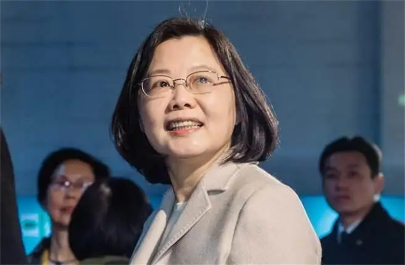 蔡英文家族历史令人咋舌，她为何冒死搞“*独台**”？原来是汉奸家族