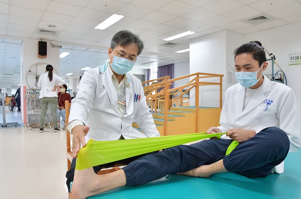 足底筋膜炎怎么缓解疼痛,缓解足底筋膜炎疼痛的10个小妙招