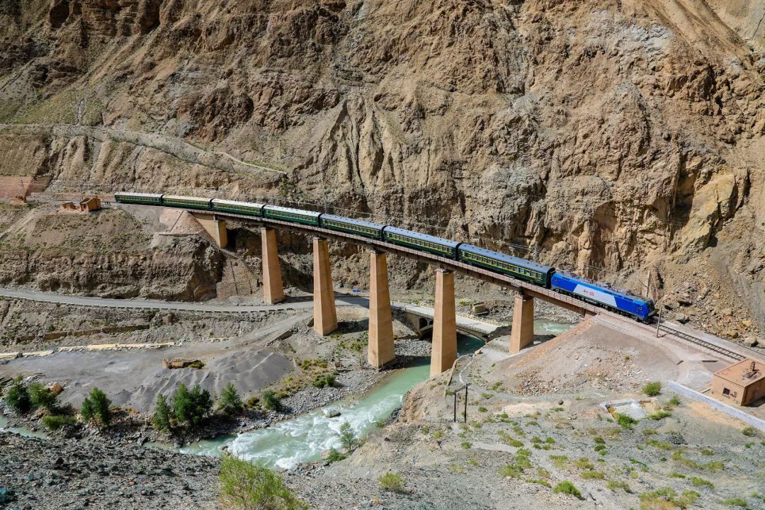 甘肃张掖有多少极致风光,甘肃张掖城市风光