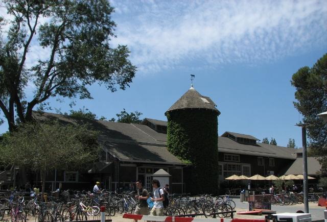 虚伪保安专家27年连环强奸被判无期徒刑