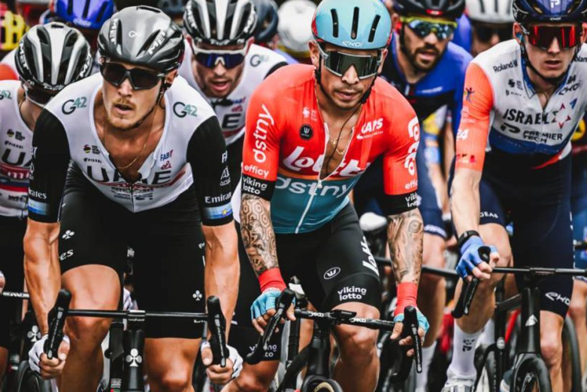 环法自行车赛亚当耶茨,亚当耶茨环法s14采访