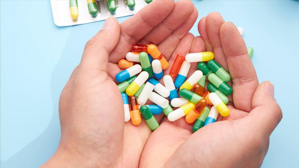 红霉素软膏可以治疗手上老年斑,红霉素软膏可以去除老年斑么