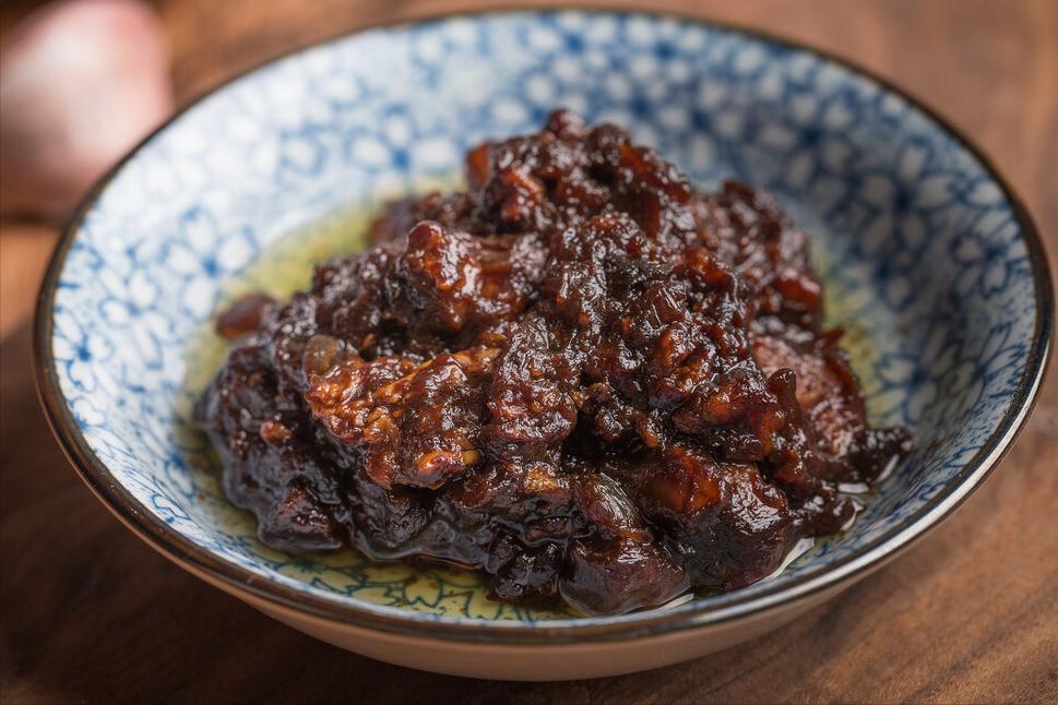 家常炸酱拌面的做法,爱吃面的请收藏教你炸酱面的做法