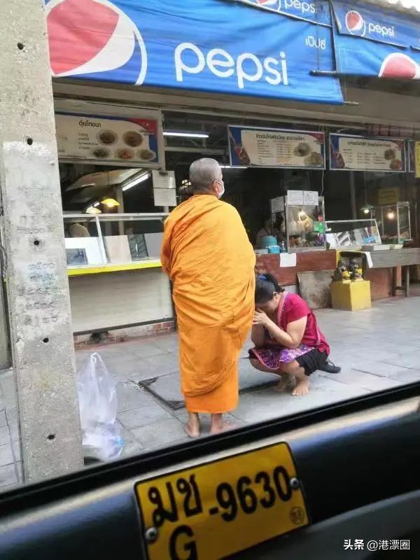 内地办理香港特区护照,香港护照跟中国护照