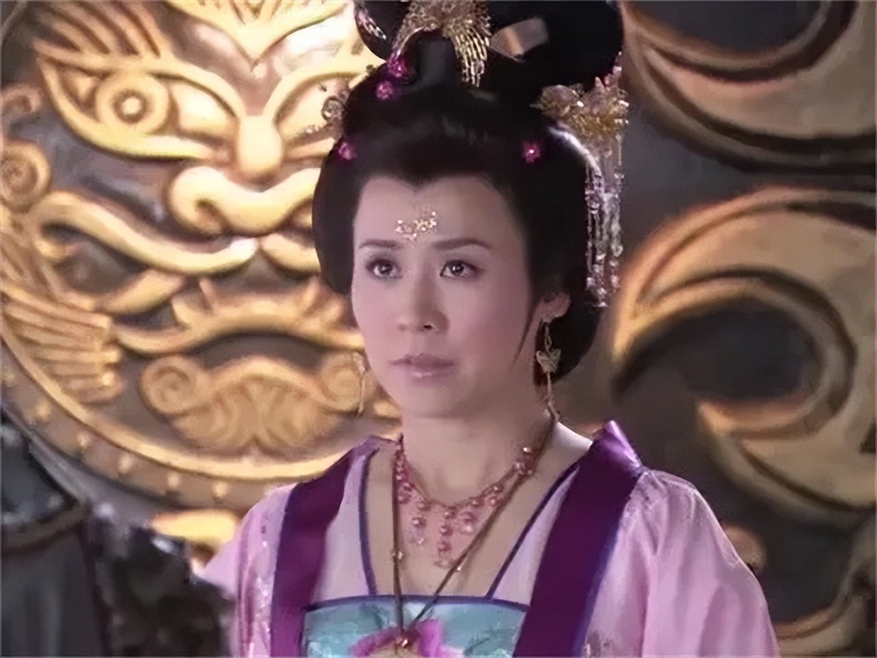 王宝钏为薛平贵守了18年的寒窑,王宝钏为什么当18天皇后就死了