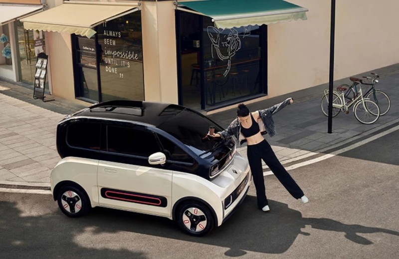 降价3000元宏光miniev价格调整,几千块钱宏光miniev二手车