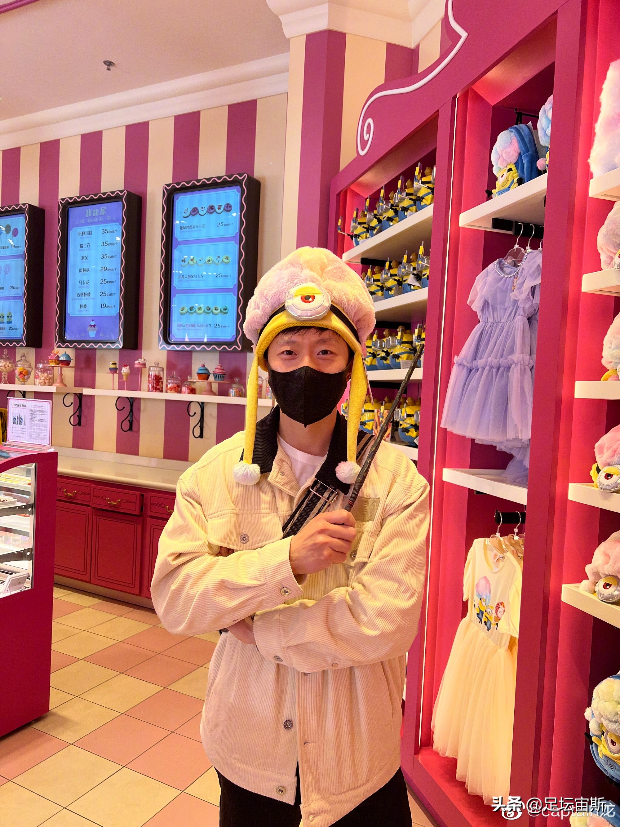 马龙携娇妻同游环球,马龙陪老婆旅游