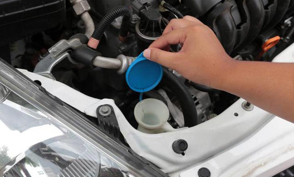 爱车养护防冻玻璃水,冬季爱车必用的玻璃水