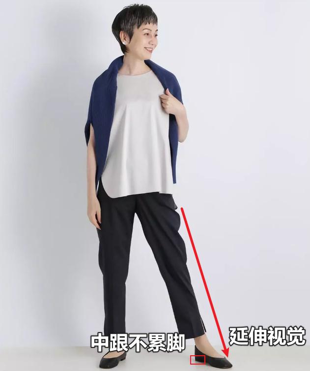 运动鞋这样穿不但知性优雅还减龄,适合50岁女人的运动鞋