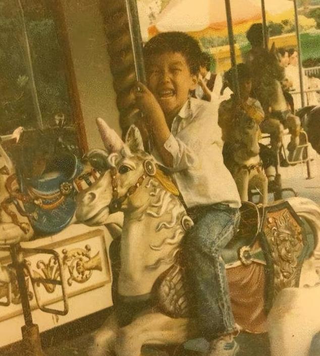 刘翔成为世界冠军的艰苦历程,世界冠军刘翔现在干什么呢