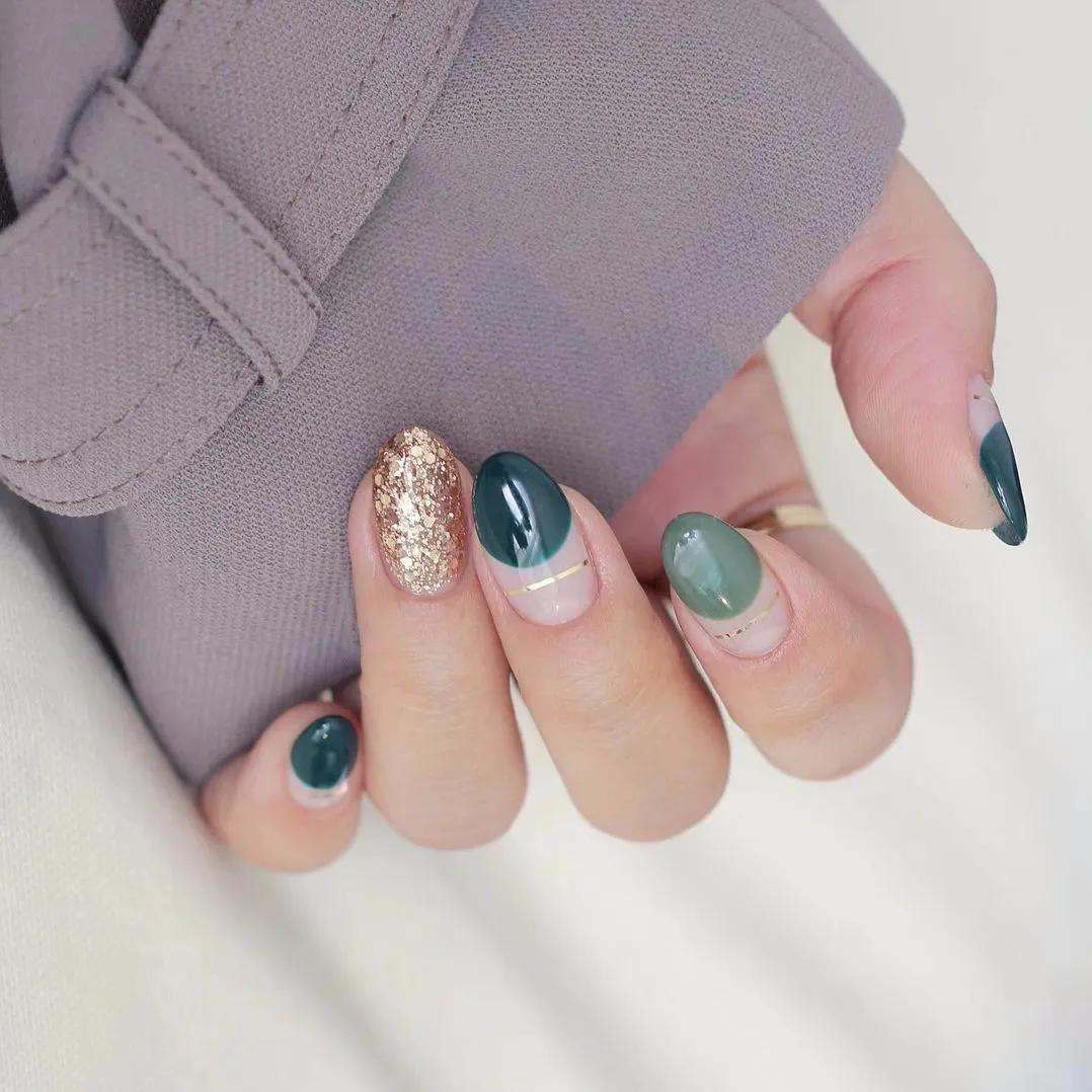 豆沙色美甲显手白吗,雾霾蓝跳色美甲图片显手白