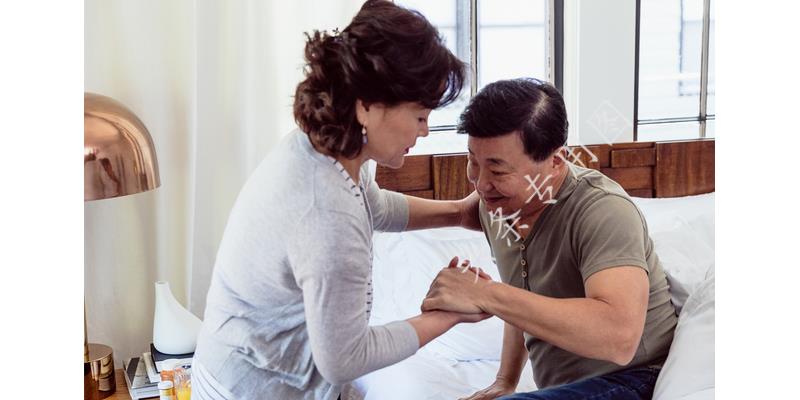 凤凰男母亲退出家族群：“红包你们发100，让我发8000，想得美”